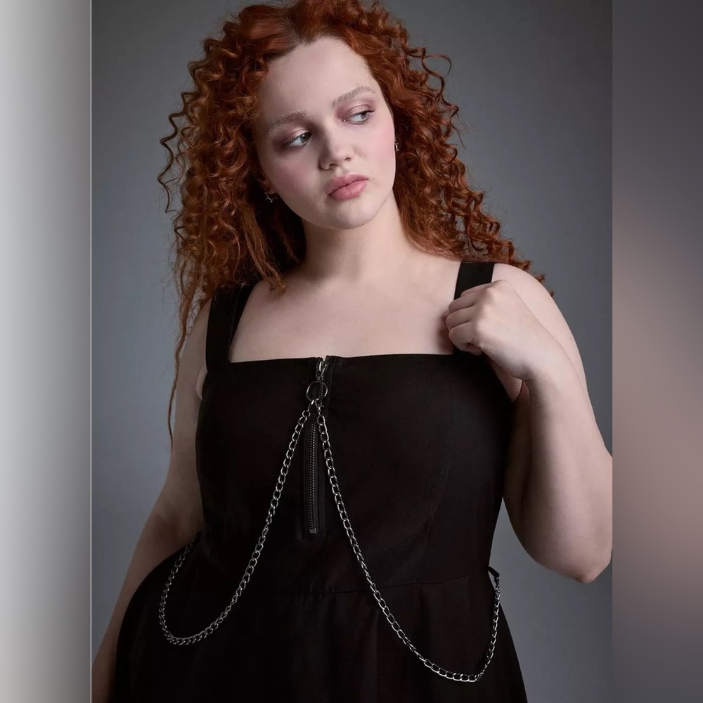Torrid | Nightfall Chain Mini Dress - Picture 3 of 5